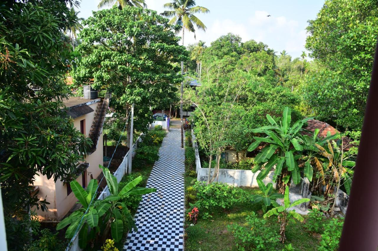 Апартаменти Devi Kripa Residency Варкала Екстер'єр фото
